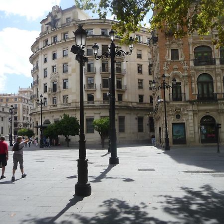Amplio Apartamento Plaza Nueva Sevilla Buitenkant foto