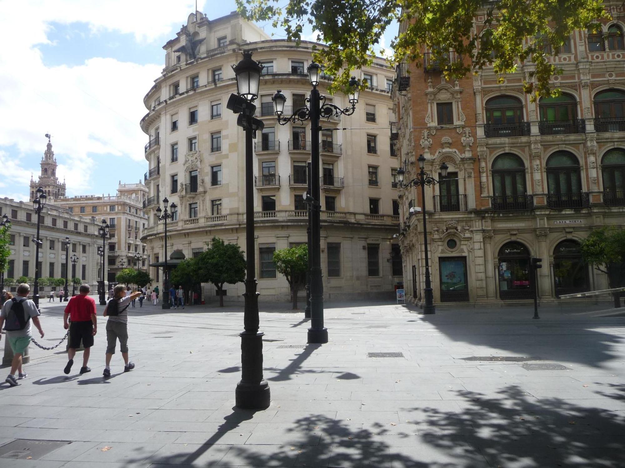 Amplio Apartamento Plaza Nueva Sevilla Buitenkant foto