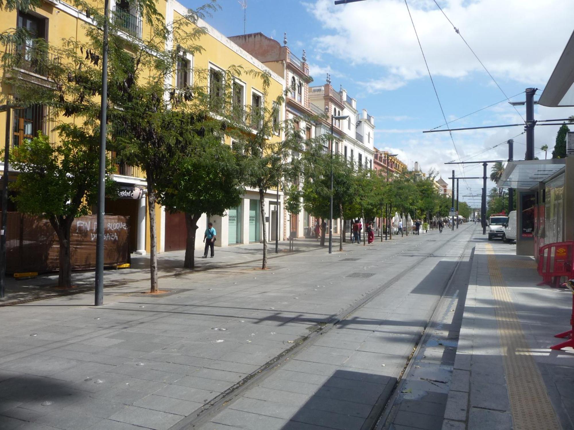Amplio Apartamento Plaza Nueva Sevilla Buitenkant foto